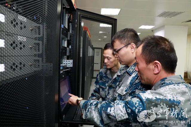 想成为通信兵的&ldquo;排头兵&rdquo;,除了&ldquo;我先上&rdquo;,更要&ldquo;我能上&rdquo;!
