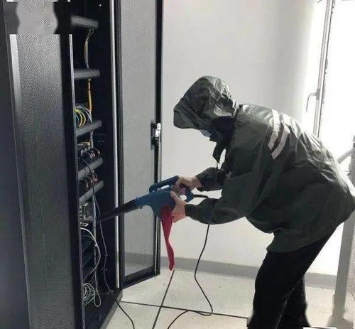 五大连池机场圆满完成设施设备秋冬换季维保工作，保障通讯设备稳定运行